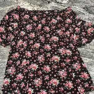 Off the shoulder maternity shirt